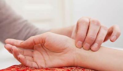 pulzova diagnostika pomocou palpacie pulzu gardenhealth